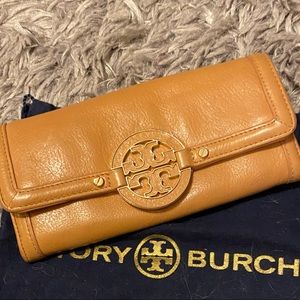 Tory Burch Wallet